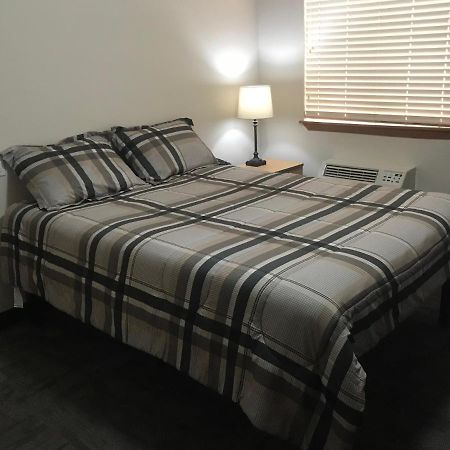 ווילסטון Prairie Suites Motel מראה חיצוני תמונה